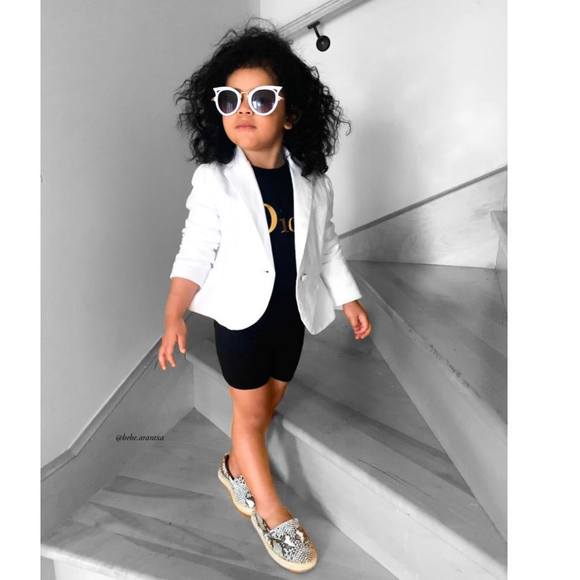 Meet your Posher, Adriana - Picture 1 of 1